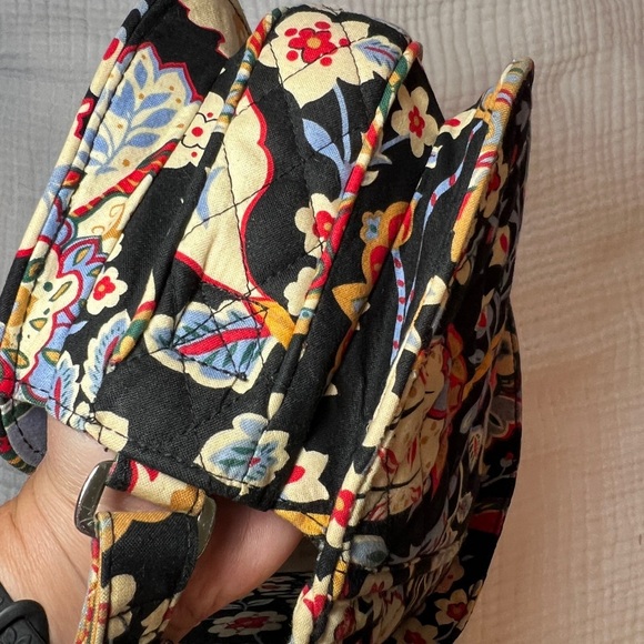 Vera Bradley 2 piece set - Crossbody & Wallet. - Picture 4 of 9